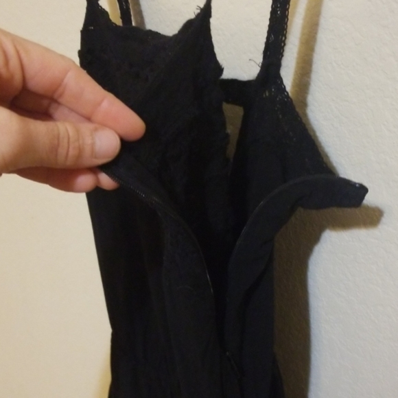 3/$15🌈Forever 21 Romper. Has pockets! - Picture 4 of 8